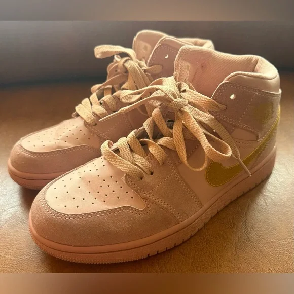 Nike Air Jordan 1 Mid SE GS Coral Stardust 5Y Women’s 6.5 Pink Gold - Picture 2 of 9